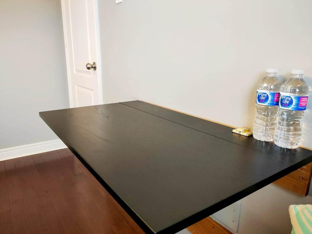 Affordable Room With Free Parking In Newmarket On Exteriér fotografie