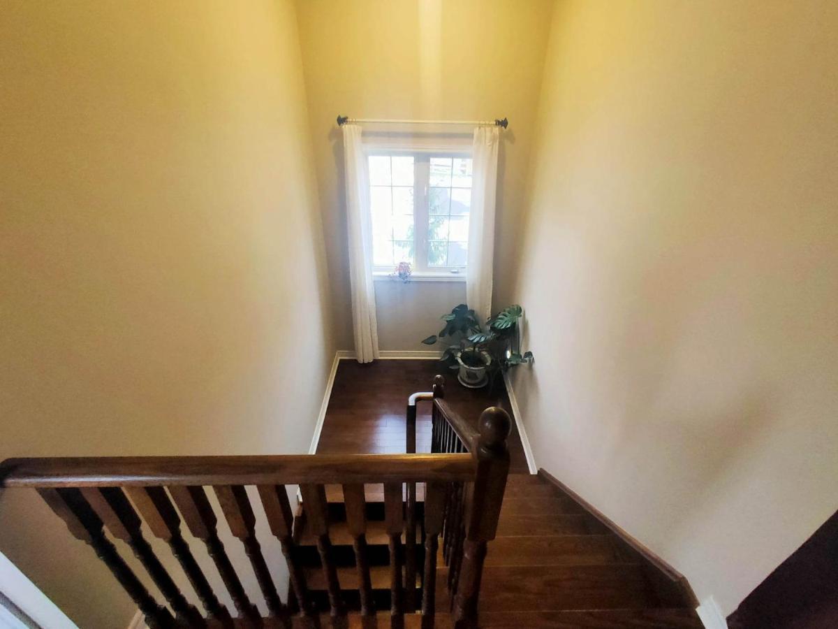Affordable Room With Free Parking In Newmarket On Exteriér fotografie
