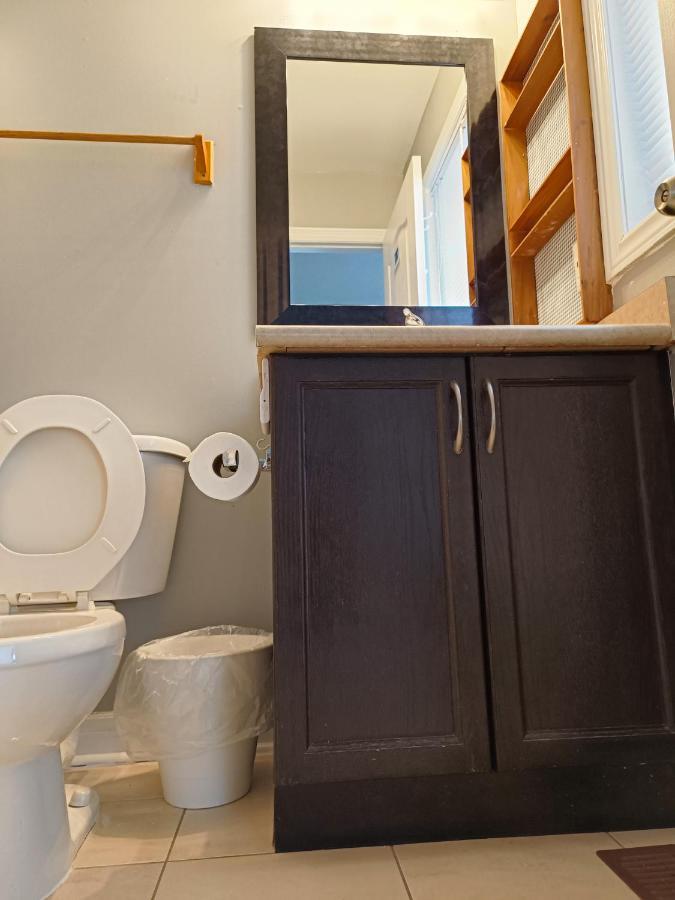 Affordable Room With Free Parking In Newmarket On Exteriér fotografie