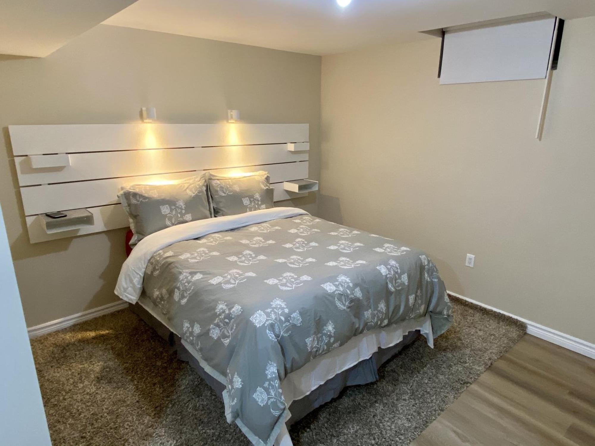 Affordable Room With Free Parking In Newmarket On Exteriér fotografie
